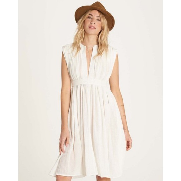 Billabong Dresses & Skirts - Billabong Secret Lives Dress White Tie Waist Size Small